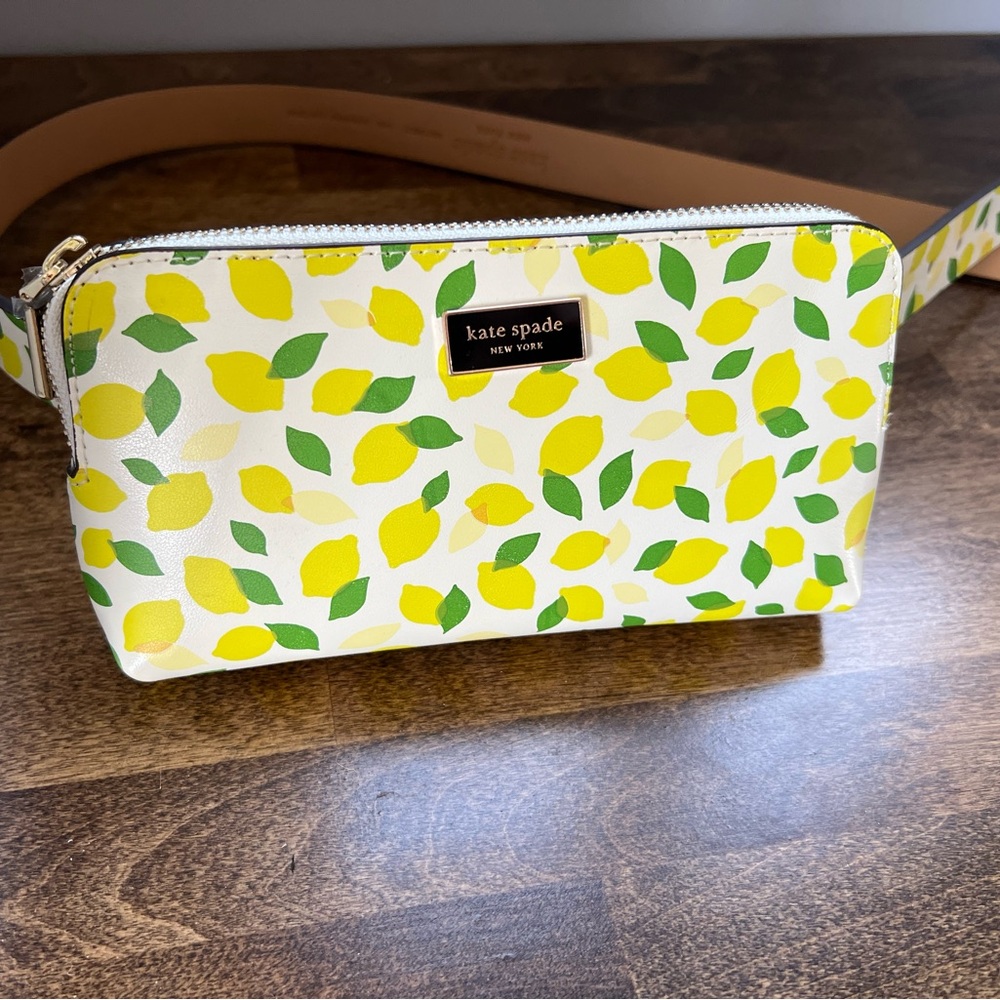 Kate Spade lemons zip top belt bag/fanny pack. L/XL